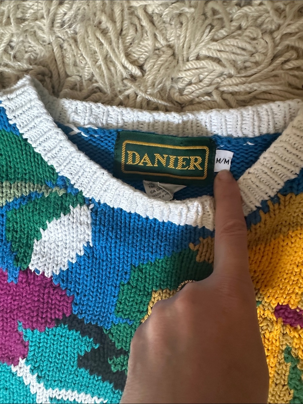Vintage Danier Floral Knit Short-Sleeve Sweater in Multicolor - Picture 5 of 6